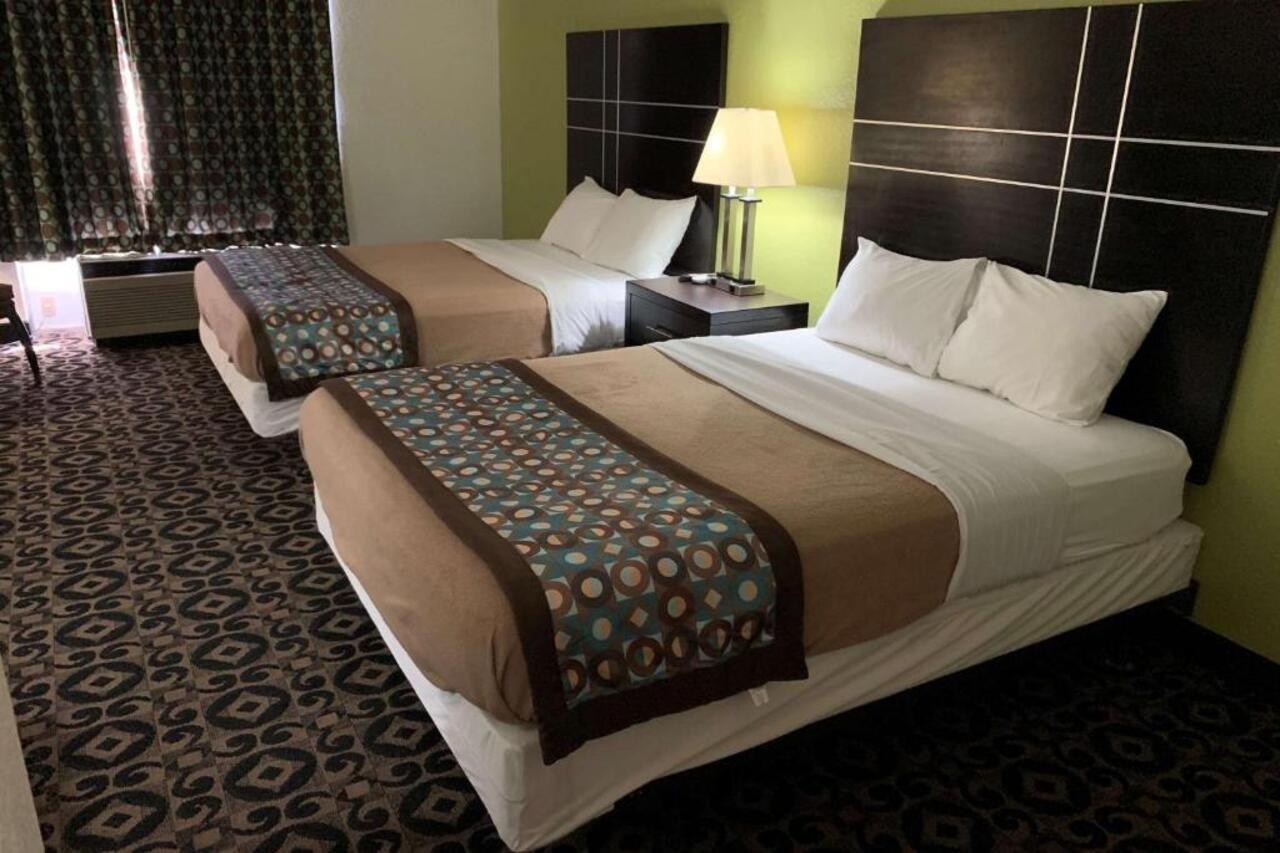 Travelodge By Wyndham Torrington Ngoại thất bức ảnh