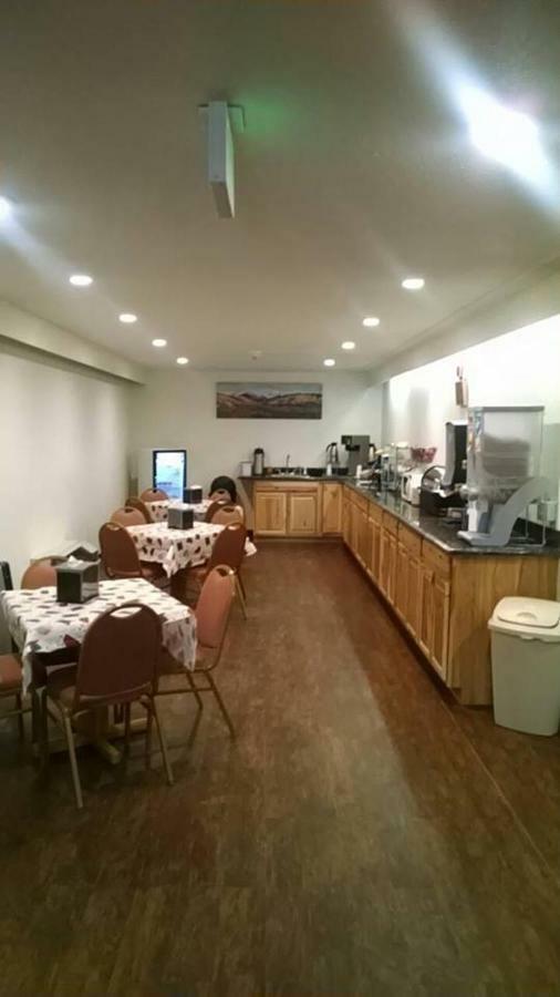 Travelodge By Wyndham Torrington Ngoại thất bức ảnh
